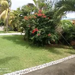 Loue F2 dans maison à Saint François