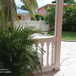 Loue F2 dans maison à Saint François