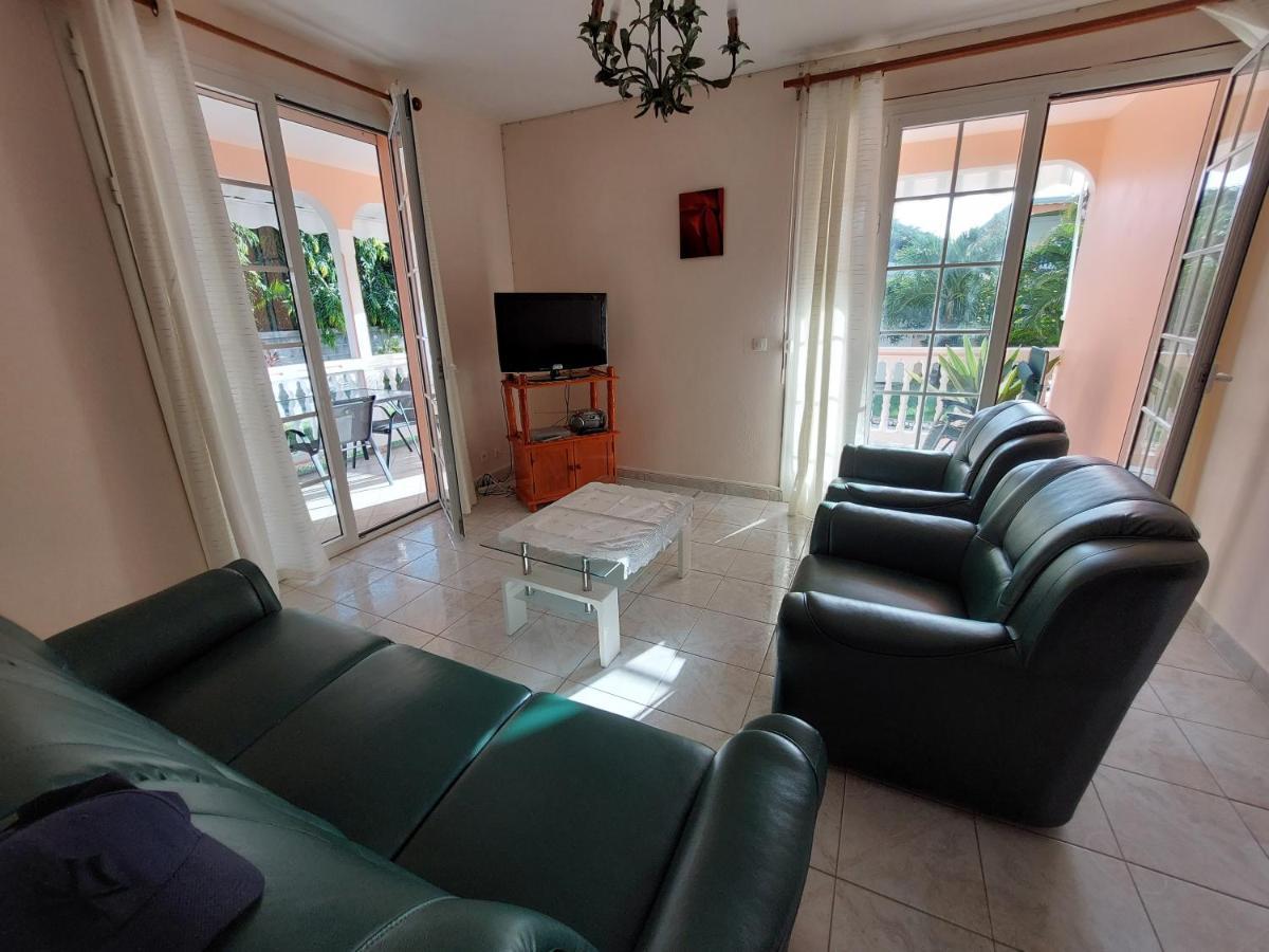 Loue F2 Dans Maison à François Appartement